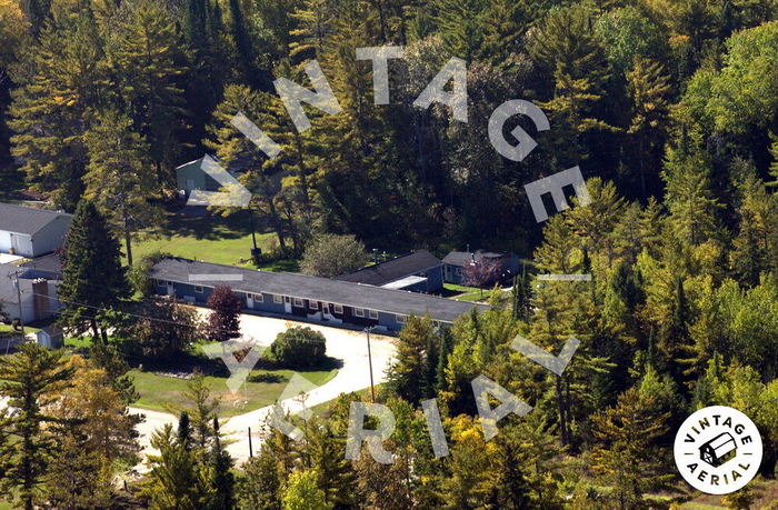 Pine Rest Motel - 2003 Photo (newer photo)